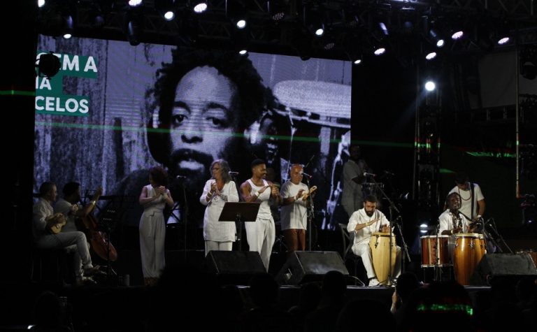 Orquestra de percussão e bloco agitam o sábado no Cais das Artes