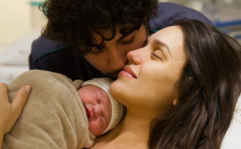 Rafa Kalimann e Nattan anunciam nascimento da primeira filha, Zuza Helena