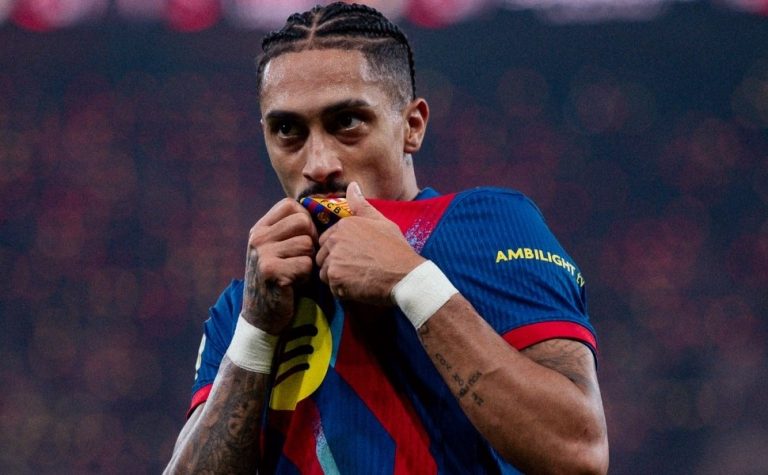 Raphinha dá show, Barcelona bate o Real e conquista a Supercopa da Espanha