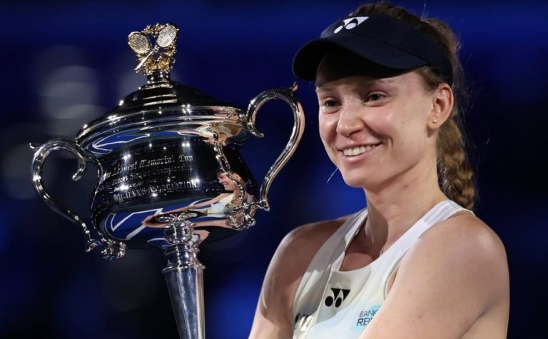 Rybakina reage em jogo quase perdido, bate Sabalenka e conquista o Australian Open