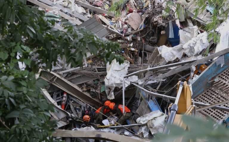 Sobe para 4 total de mortos por avalanche de lixo nas Filipinas
