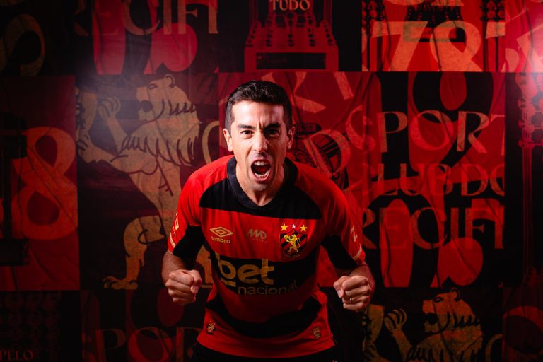 Sport anuncia contratação do meia-atacante uruguaio Carlos De Pena