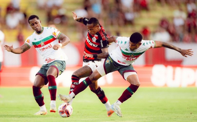 Sub-20 do Flamengo busca empate no fim com a Portuguesa na abertura do Carioca