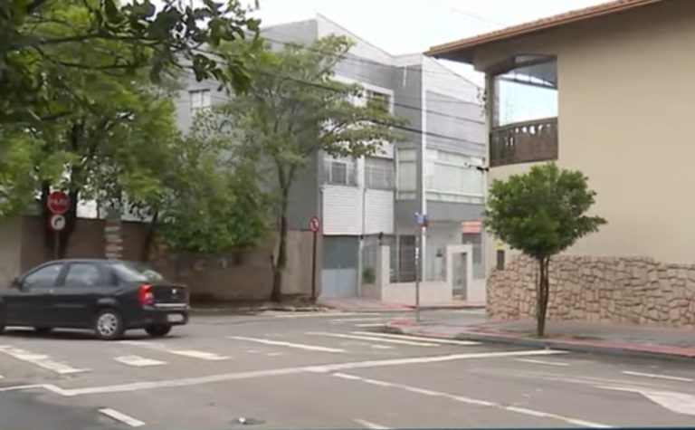 Suspeito invade casa, fica trancado em quarto e acaba preso em Vila Velha