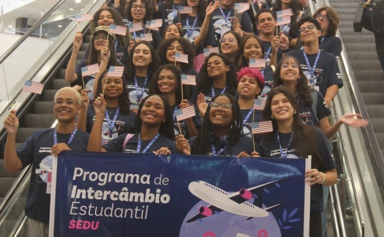 Último grupo de estudantes do programa de intercâmbio do ES embarca para os EUA