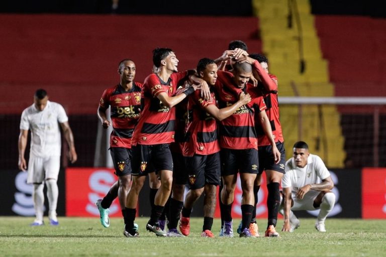 Usar atletas de base no profissional é sempre uma decisão cercada de cautela