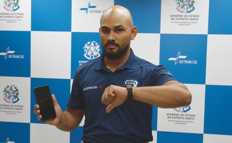 Uso de celular ao dirigir aumenta em 400% a chance de acidentes