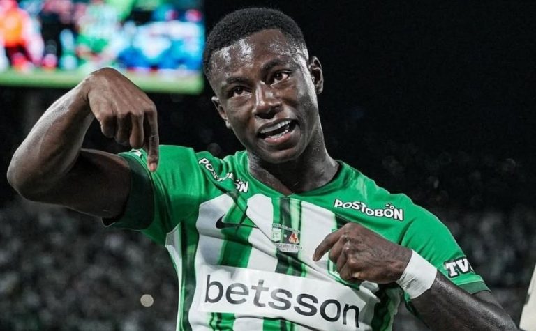 Vasco entra na briga por Hinestroza, atacante do Atlético Nacional