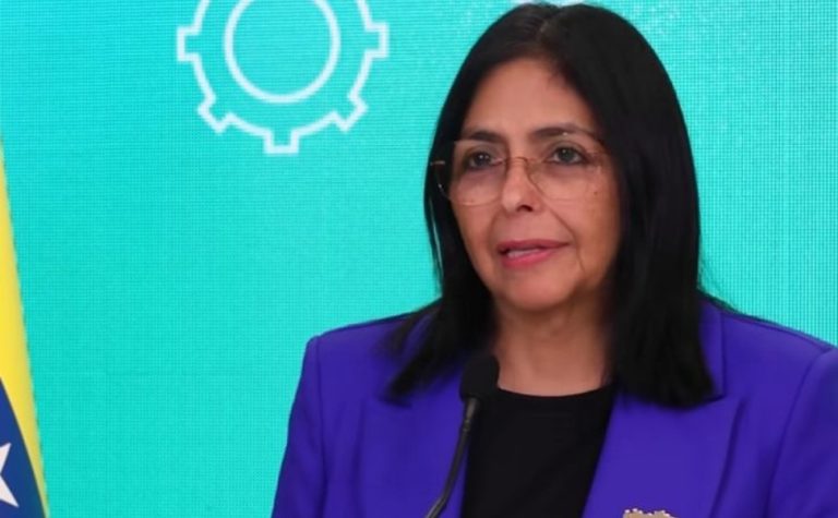 Delcy Rodríguez toma posse como presidente interina da Venezuela