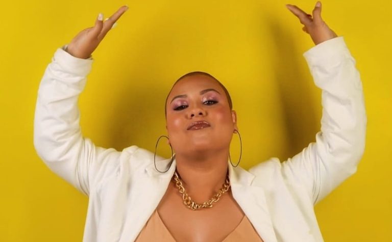 Ada Koffi mergulha no amor e no “Mar de Dentro” em novo álbum