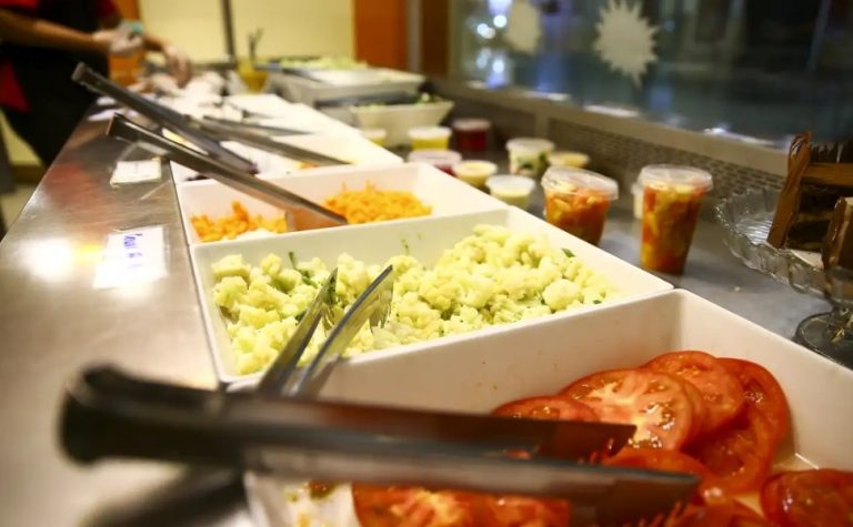 Alelo obtém liminar contra nova regra do vale-alimentação