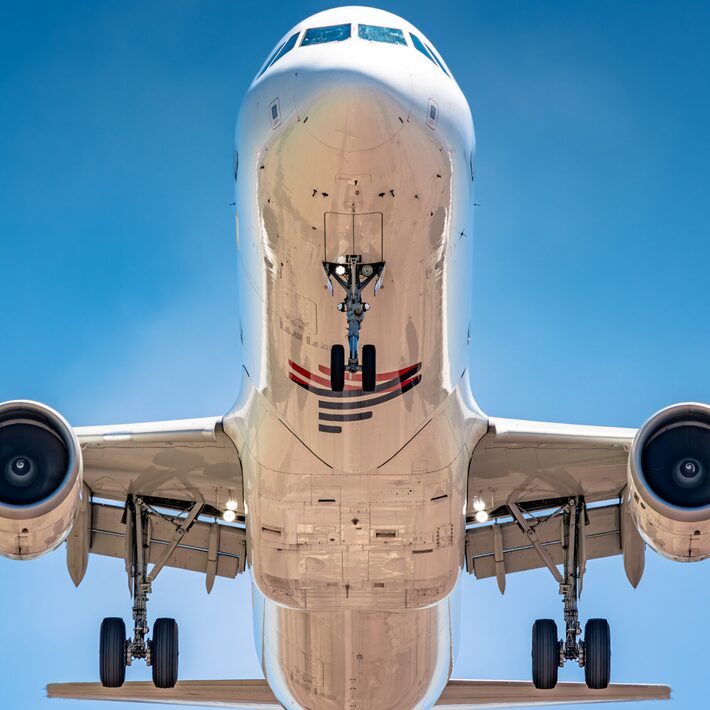 Avião da Latam com destino a Lisboa aborta decolagem no Aeroporto de Guarulhos