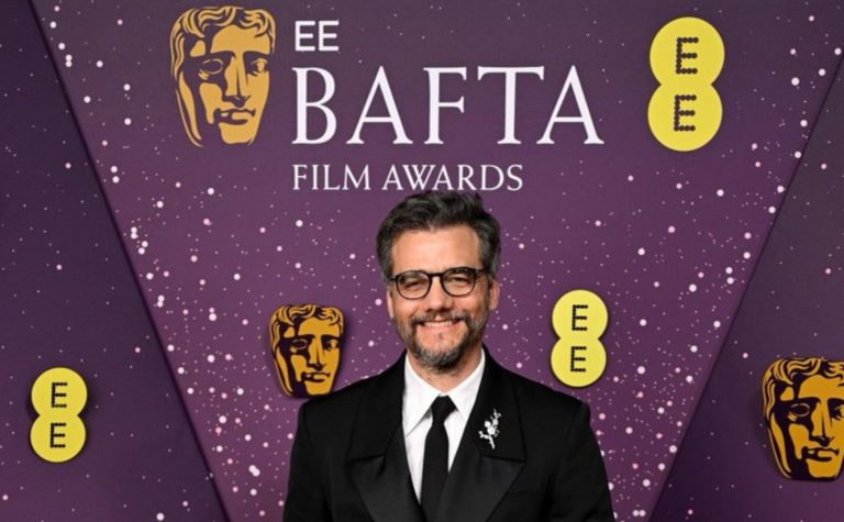Bafta 2026: Wagner Moura surge no tapete vermelho com equipe de “O Agente Secreto”
