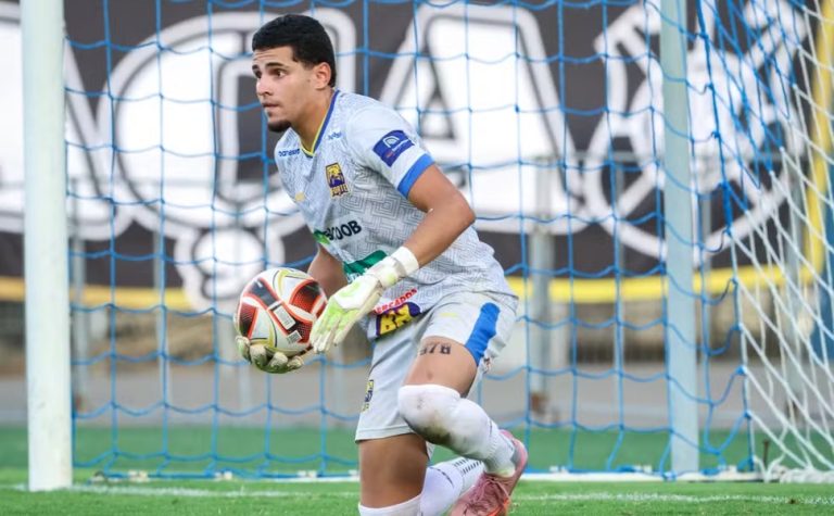 Bartô brilha e Rio Branco e Forte ficam no 0 a 0