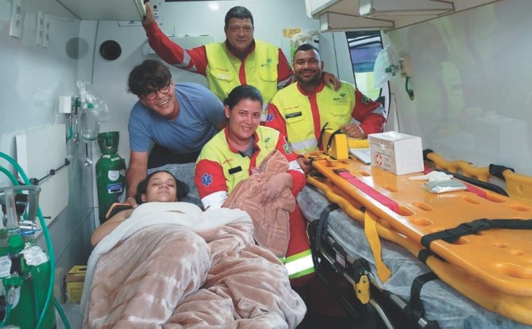 Bebê nasce em rodovia a caminho do hospital