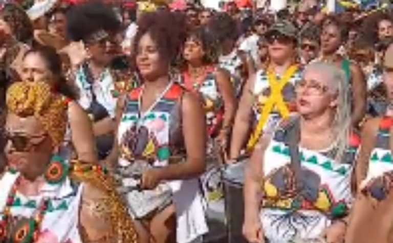 Bloco Coisas de Negres abre espaço de consciência e representatividade em Vitória