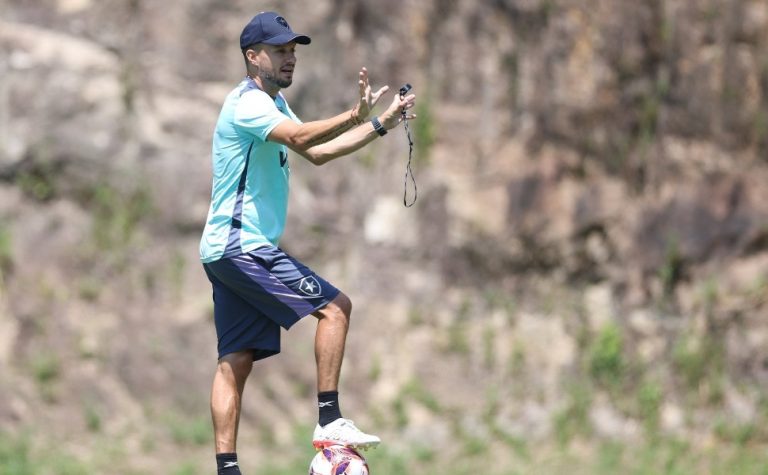 Botafogo não terá elenco completo contra o Flamengo pelo Carioca