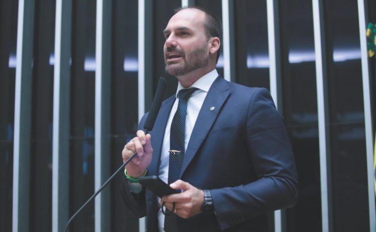 Briga no clã Bolsonaro dificulta acordos, diz Centrão