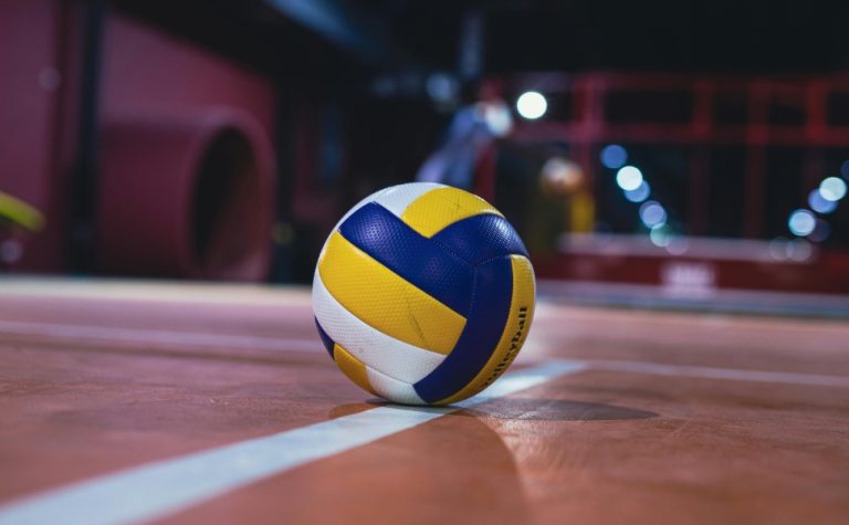 CBV recorre ao STF contra lei que barra atletas trans em jogo de vôlei