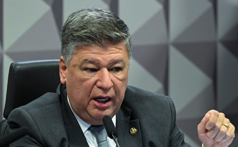 CPI do INSS aprova quebra de sigilo bancário de Lulinha em meio a bate-boca