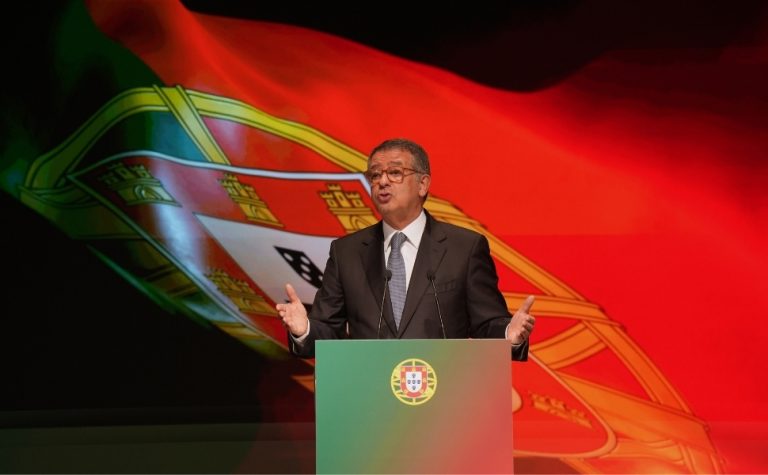 Candidato de centro-esquerda António Seguro vence eleição presidencial em Portugal