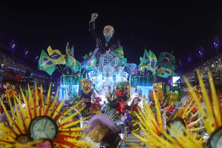 Carnaval do RJ: 1ª noite de desfiles tem homenagem a Lula, Ney Matogrosso e tradições afro-indígenas