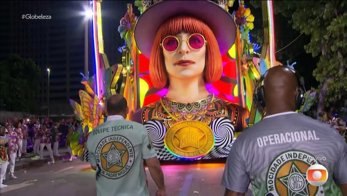 Carnaval no Rio: segunda noite de desfiles do Grupo Especial começa com Mocidade