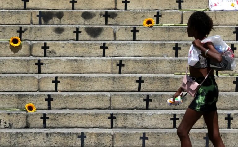 Brasil atinge recorde de feminicídios em 2025 com quatro mortes por dia
