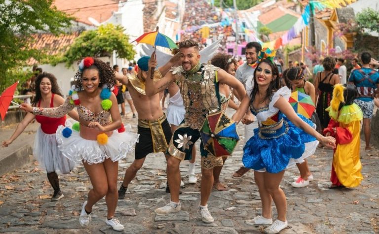 Confira dicas para curtir o Carnaval em segurança e evitar perrengues