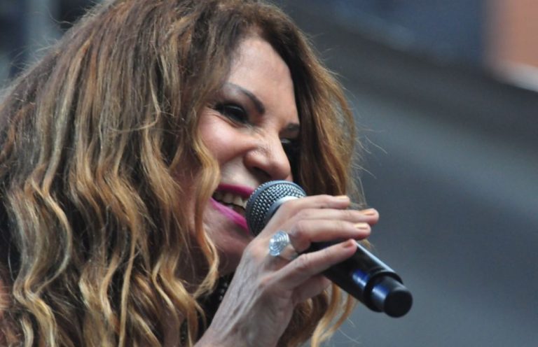Elba, Gaby Amarantos e Spok comandam a folia no polos descentralizados do Recife