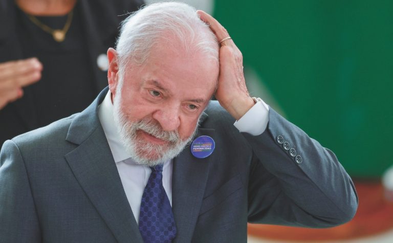 Empate de Lula com Flávio, Michelle e Tarcísio no 2º turno