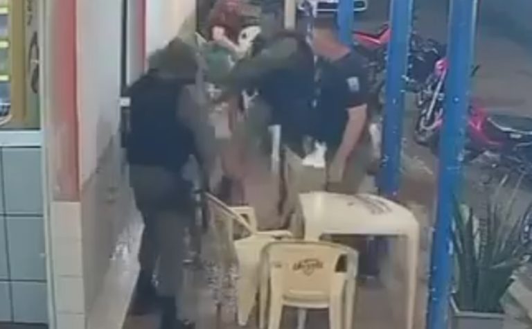 Empresário é agredido por PMs após ser confundido em restaurante no PI