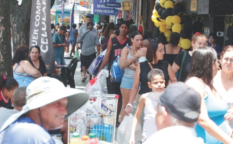 Empresários do ES voltam a apostar em lojas de rua para movimentar o comércio