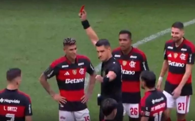 Entenda a polêmica sobre expulsão de Carrascal na Supercopa