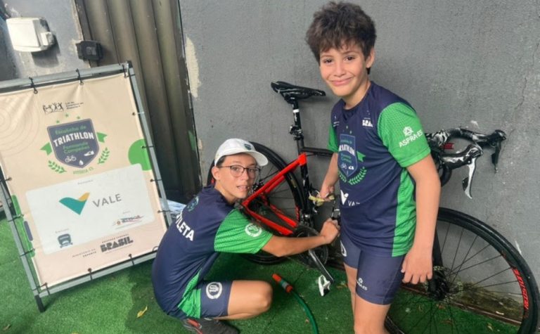 Escolinha de Triathlon incentiva cuidado com objetos e ambiente organizado