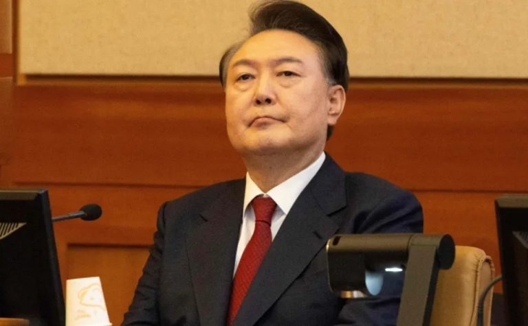Ex-presidente da Coreia do Sul é condenado à prisão perpétua por impor lei marcial