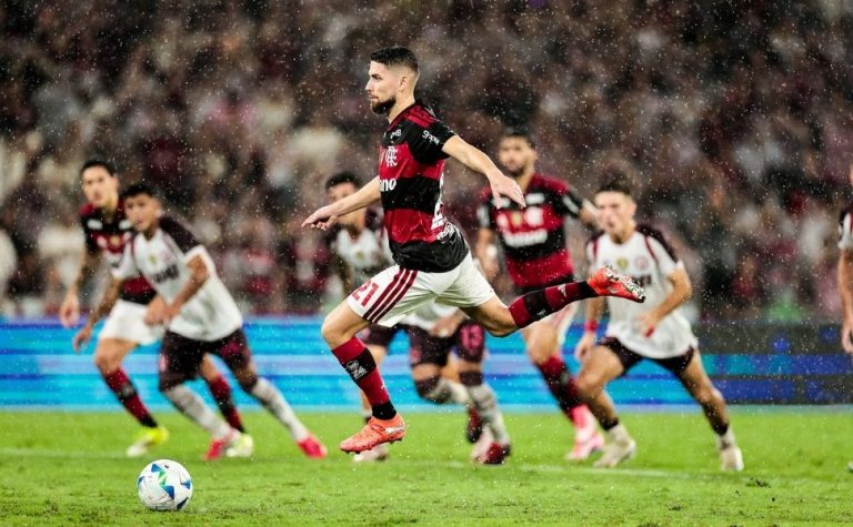 Flamengo leva virada na prorrogação e perde título da Recopa para o Lanús