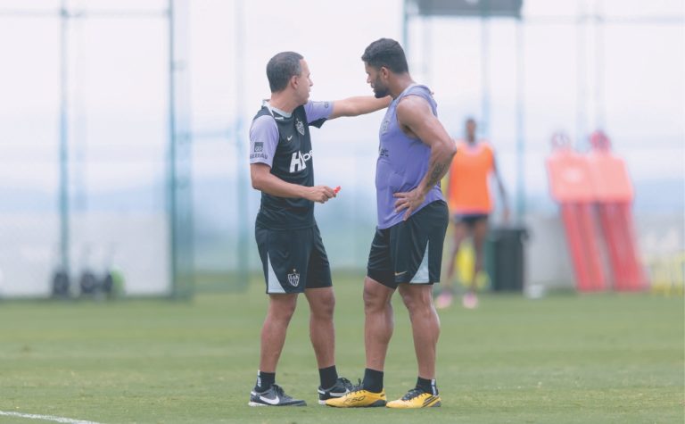 Grêmio e Galo duelam em meio a decisões pelos Estaduais