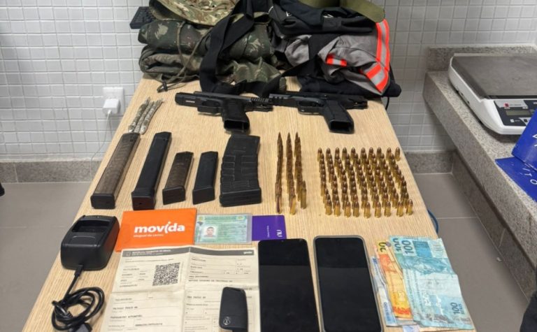 Grupo é preso com roupas camufladas, munições de fuzil e drogas em Vitória