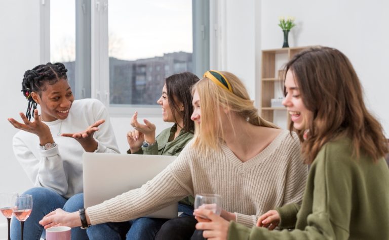“Grupos de mulheres são estratégias para garantir a saúde mental”, diz especialista