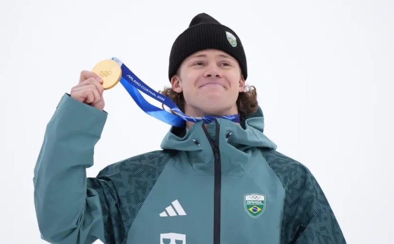 Imprensa da Noruega exalta ouro de Lucas Braathen, mas lamenta saída do atleta