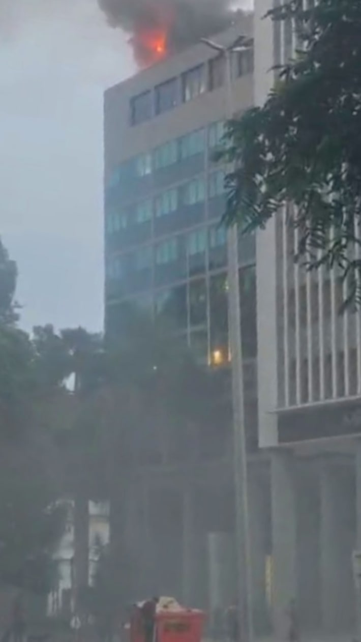 Incêndio atinge sede do Ministério Público no Rio de Janeiro