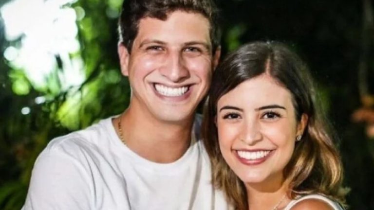 João Campos e Tabata Amaral oficializam união em cerimônia na Praia dos Carneiros