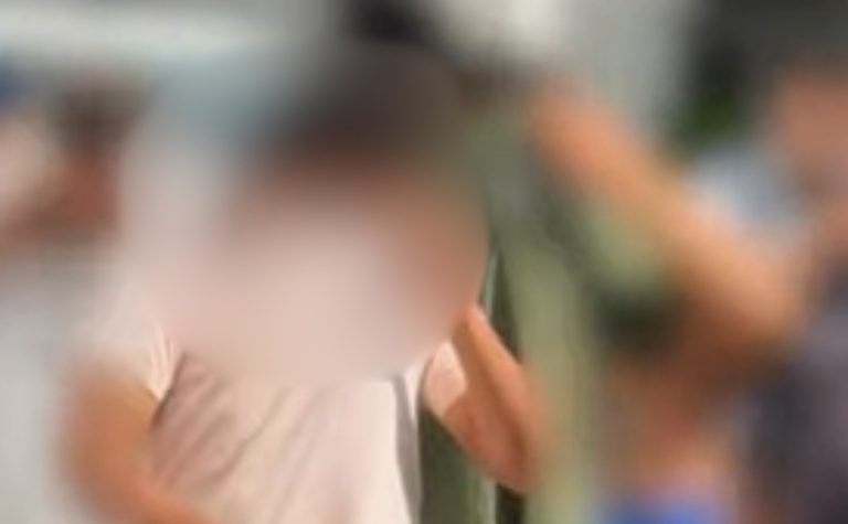 Jovem é preso após agredir mãe e irmã grávida em Viana
