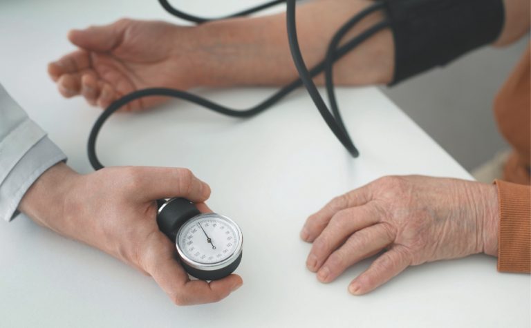 Justiça decreta a prisão de falsa médica no ES