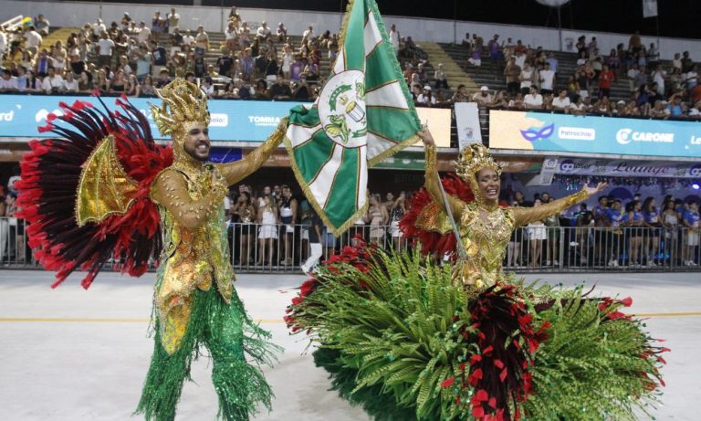 LIESGE explica paralisação no desfile da Unidos da Piedade após queda de energia