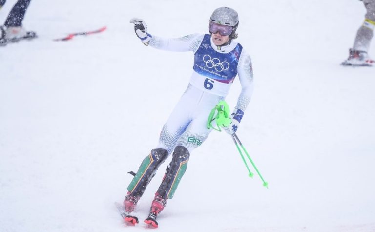 Lucas Pinheiro cai na primeira descida e é eliminado no slalom