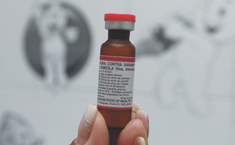 Médicos explicam risco de surto de sarampo