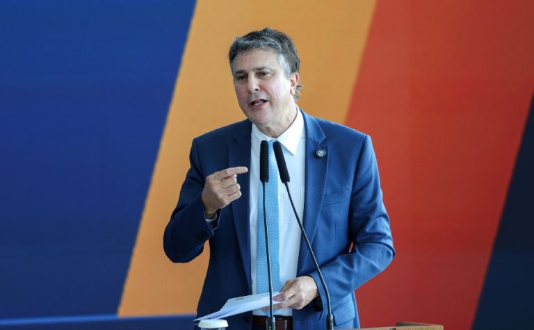Ministro da Educação defende Renan Filho ou Helder Barbalho para vice de Lula