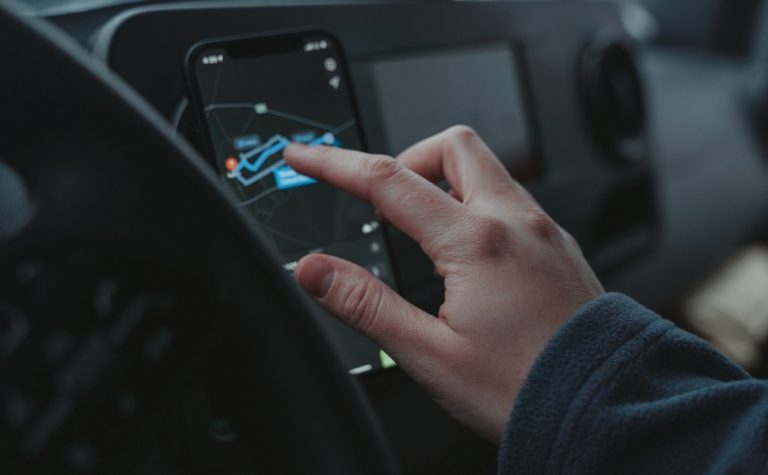 Motorista de app é preso suspeito de estuprar jovem de 17 anos durante viagem